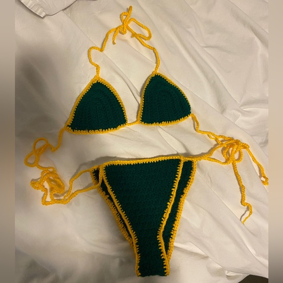 Crochet Bikini - Picture 1 of 3